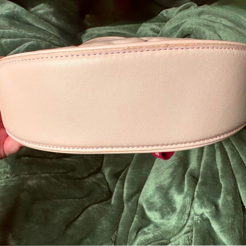 Betsey Johnson Pink Heart Shoulder Bag - Picture 4 of 5